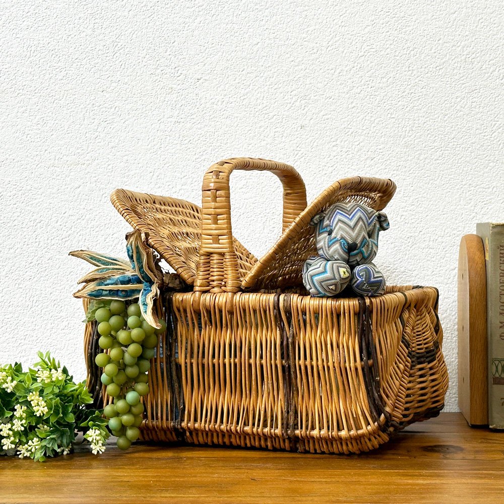 フランスビンテージ French Vintage ピクニックパニエ 蓋付き ラタンバスケット カゴ 籐 ピクニックバスケット ランチボックス カントリースタイル アウトドア ●