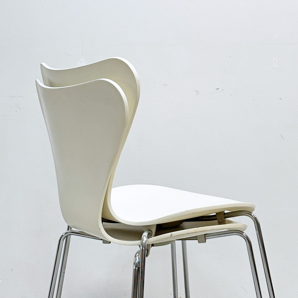 フリッツハンセン Fritz Hansen 3107 セブンチェア ホワイト ラッカー仕上げ スタッキング アルネ・ヤコブセン デンマーク 北欧家具 B ●
