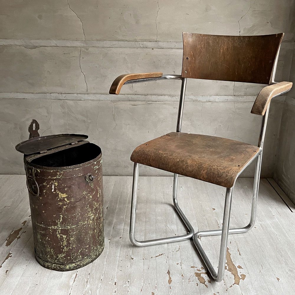 アンティーク Antique スチール缶 収納箱 小物入れ ダストボックス ゴミ箱 蓋付き シャビーシック インダストリアルテイスト ♪