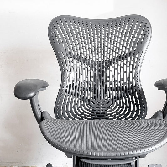 ハーマンミラー Herman Miller ミラ2チェア Mirra2 オフィスチェア デスクチェア ブラック×グラファイトカラー メッシュシート studio7.5 ■