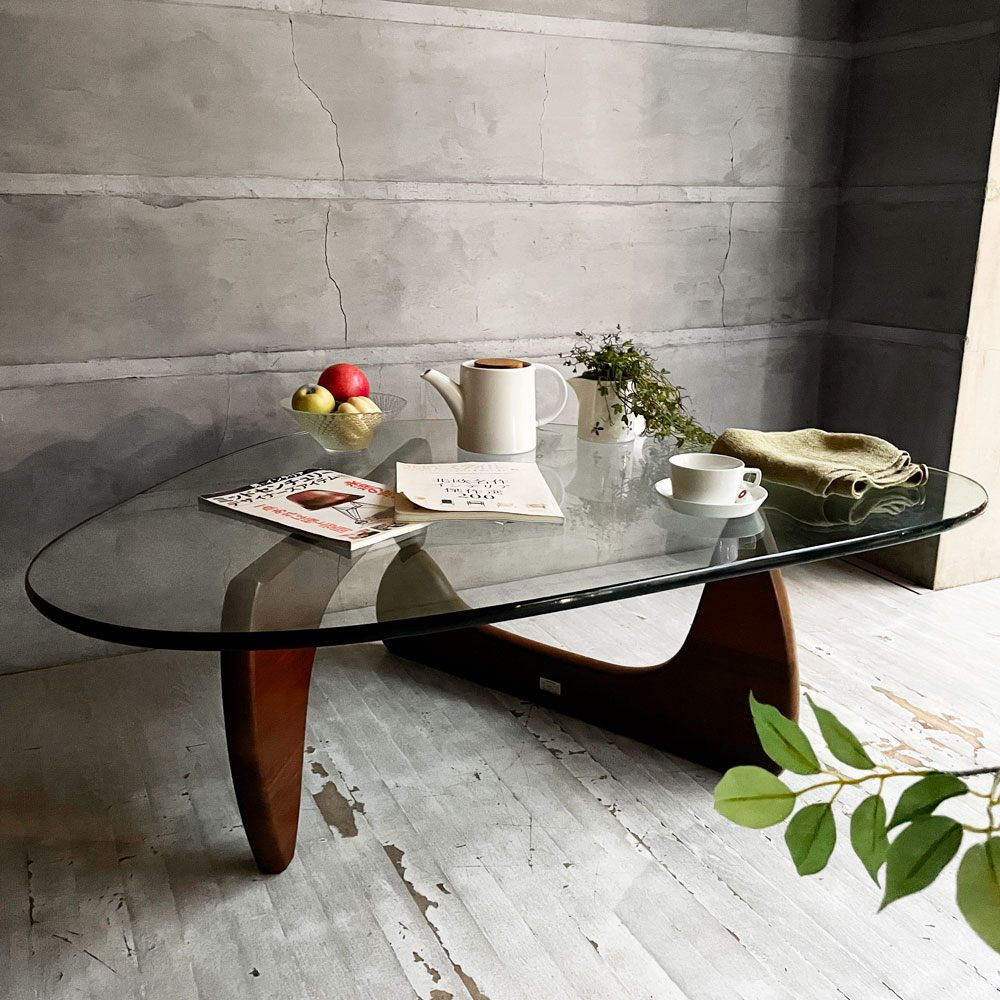 ヴィトラ vitra コーヒーテーブル Coffee Table イサムノグチ Isamu Noguchi ガラス天板 厚19mm ウォールナットフレーム ミッドセンチュリー 名作 参考定価¥514,800- ♪