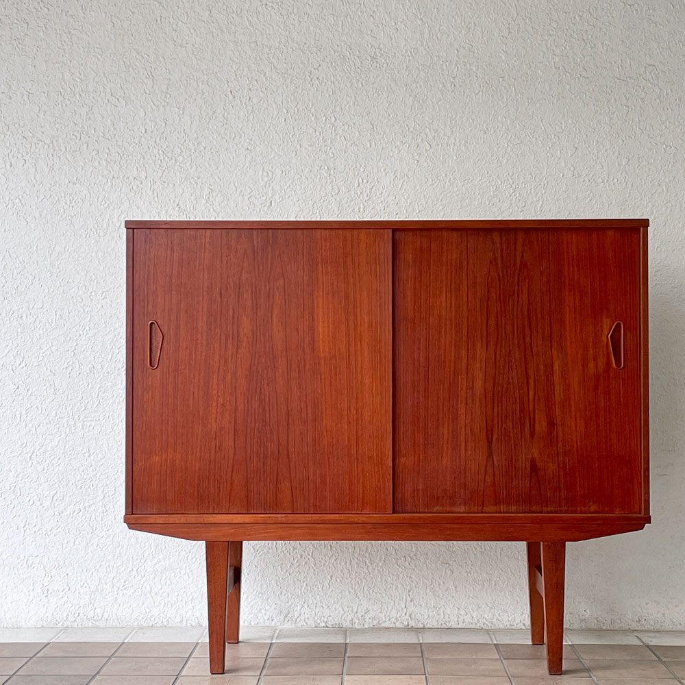 サイドボード キャビネット デンマーク　北欧ヴィンテージ　ミッドセンチュリー デンマークビンテージ Danish Vintage サイドボード キャビネット