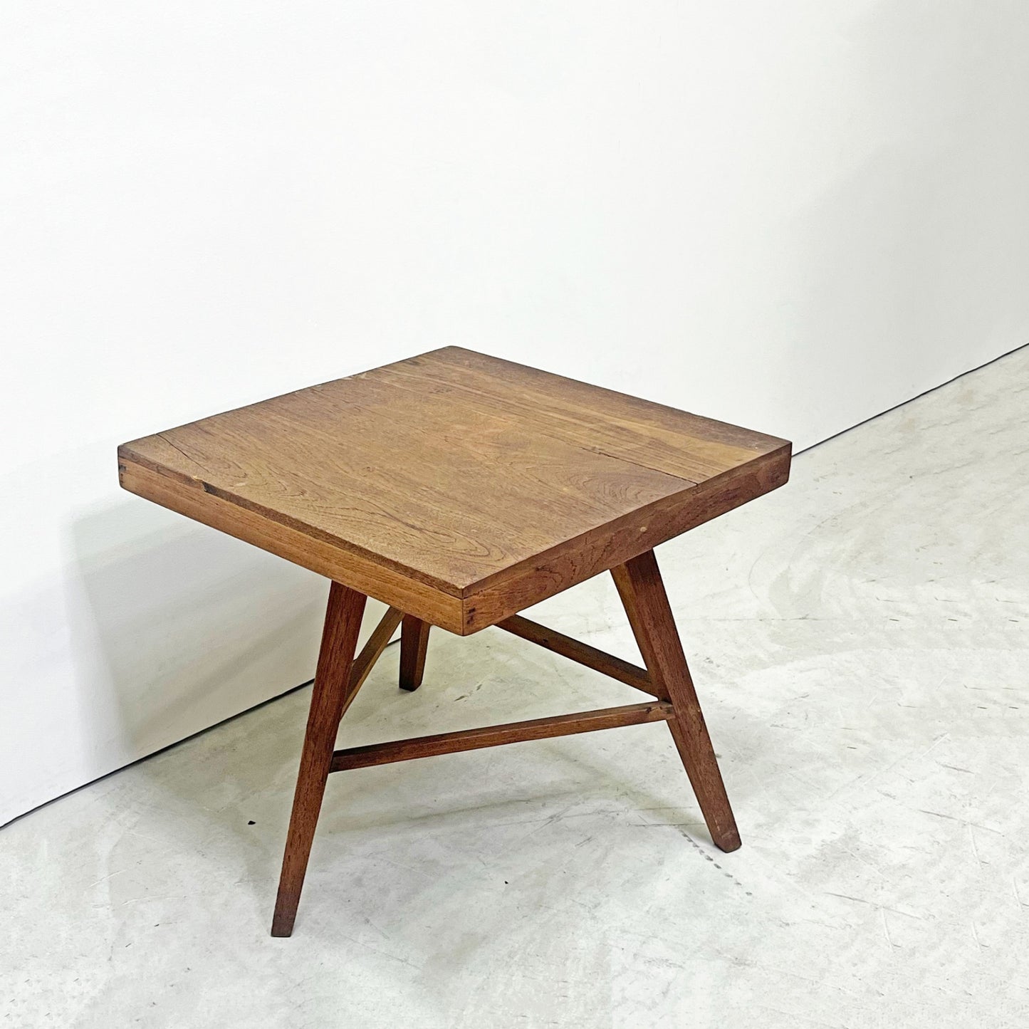 キコ QUICO オリジナル コーヒーテーブル サイドテーブル スクエア 3本脚 チーク無垢材 W54cm H52cm ●