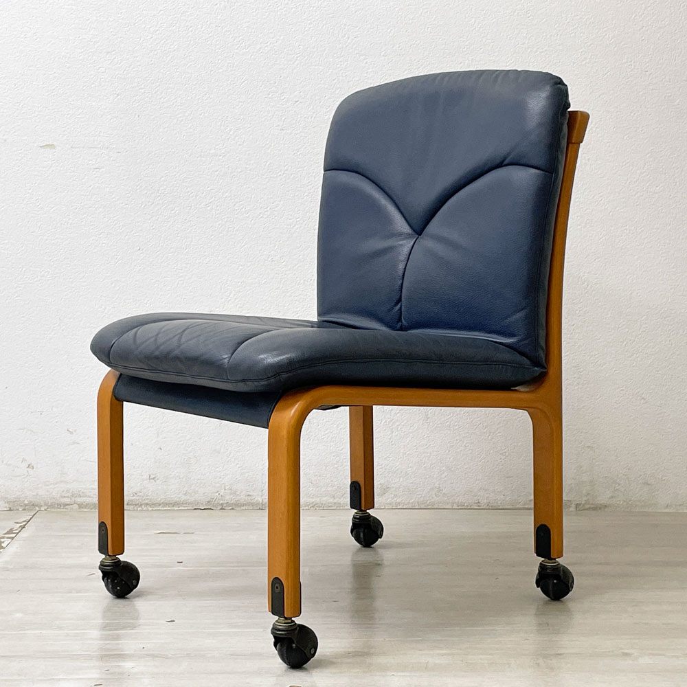 冨士ファニチア FUJI FURNITURE キャスター付き ダイニングチェア PVC