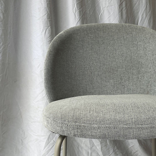 ボーコンセプト BoConcept プリンストン Princeton ダイニングチェア ライトグレー ファブリック メタル脚 マットアッシュグレーラッカー仕上げ B ◇