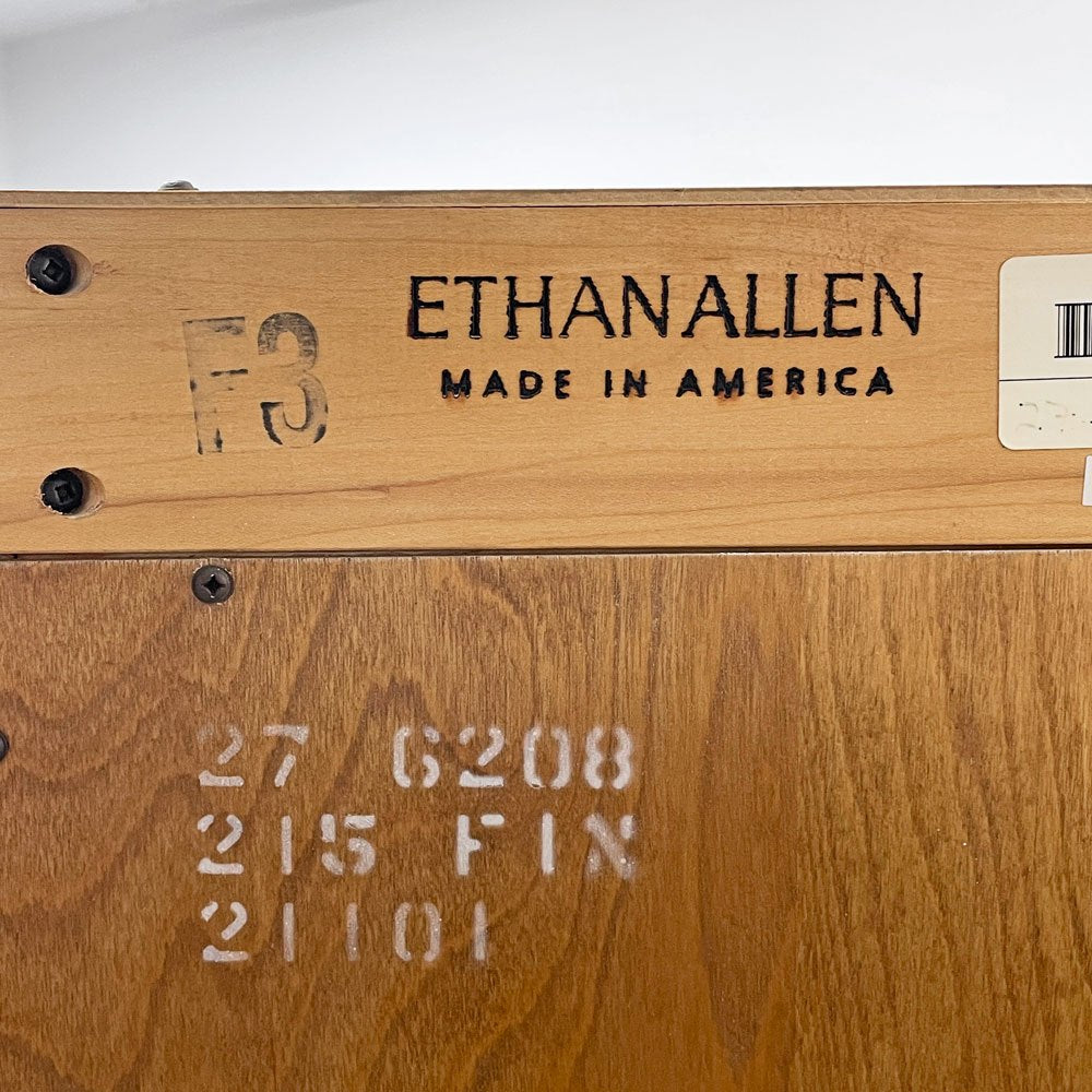イーセンアーレン ETHAN ALLEN ガラスキャビネット キュリオ 飾り棚 照明付き アーリーアメリカン カントリースタイル 米国家具 ●