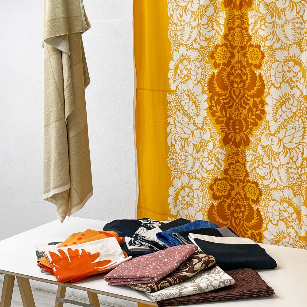プリンテックス Printex (マリメッコ Marimekko) Auringonkukka 生地 ファブリック 124×122cm マイヤ・イソラ Maija Isola フィンランドビンテージ ●