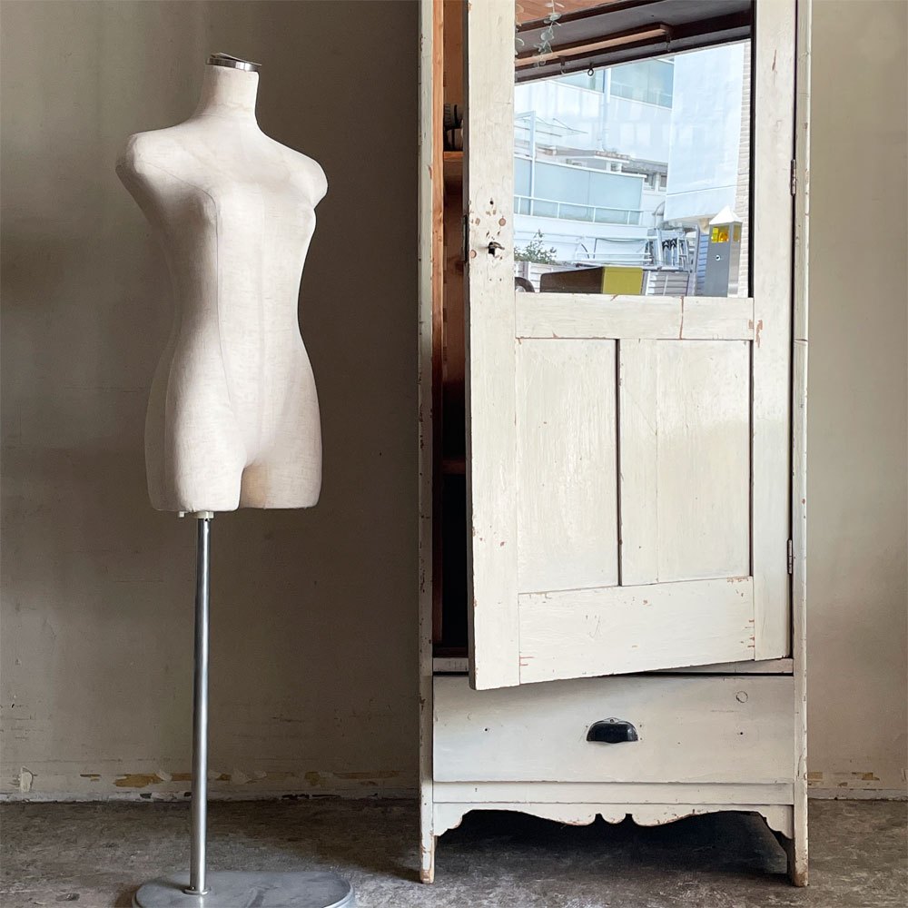 ヨーロッパビンテージ European Vintage ガラスキャビネット ディスプレイケース ホワイト ペインテッド シャビーシック 1ドロワー 店舗什器 ■