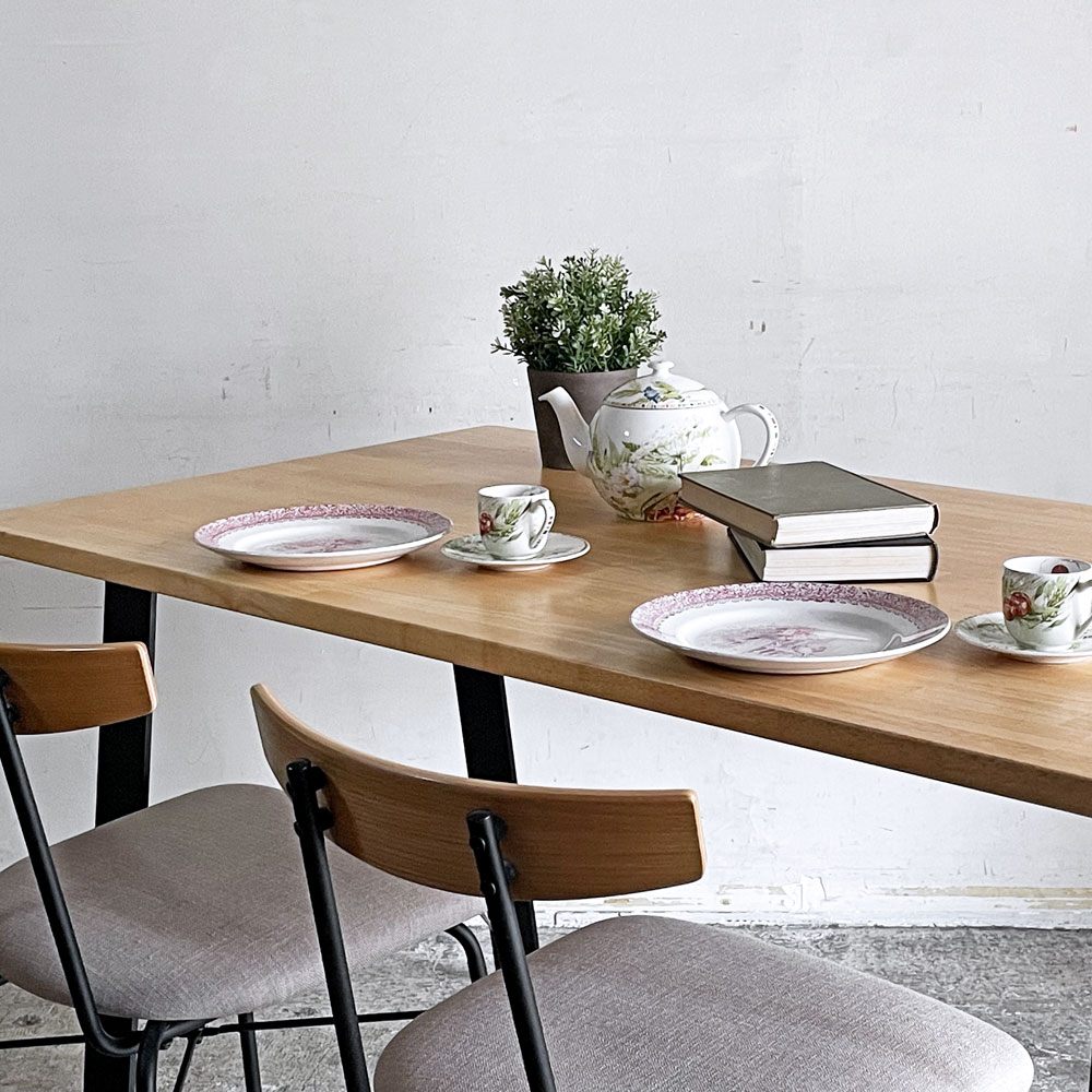 かなでもの KANADEMONO ザ・テーブル THE TABLE ダイニングテーブル デスク ラバーウッド無垢集成材 スチール W135cm ナチュラル インダストリアル ■