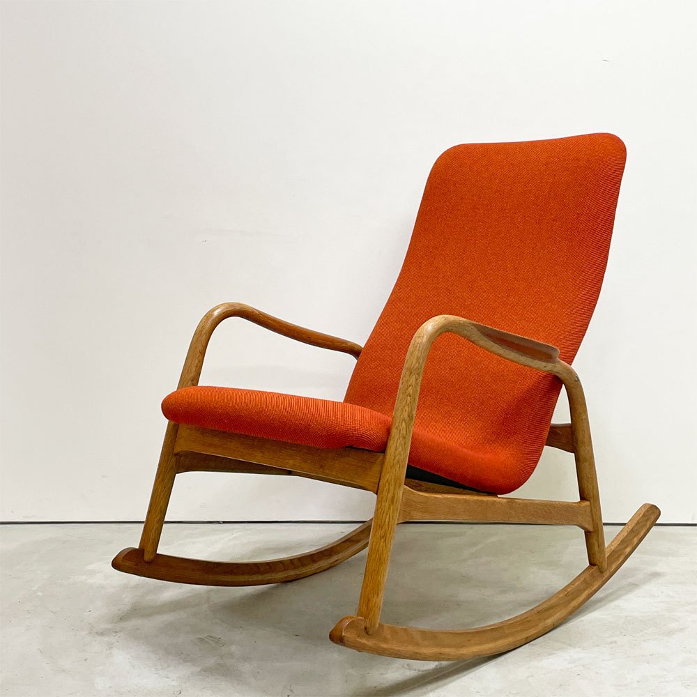 秋田木工 ロッキングチェア ブラウン ロッキングチェアは人生のための椅子。秋田木工の曲げ木、その曲線に