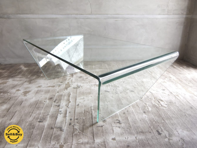 ボーコンセプト アドリアboconceptセンターテーブル天板の素材ガラス