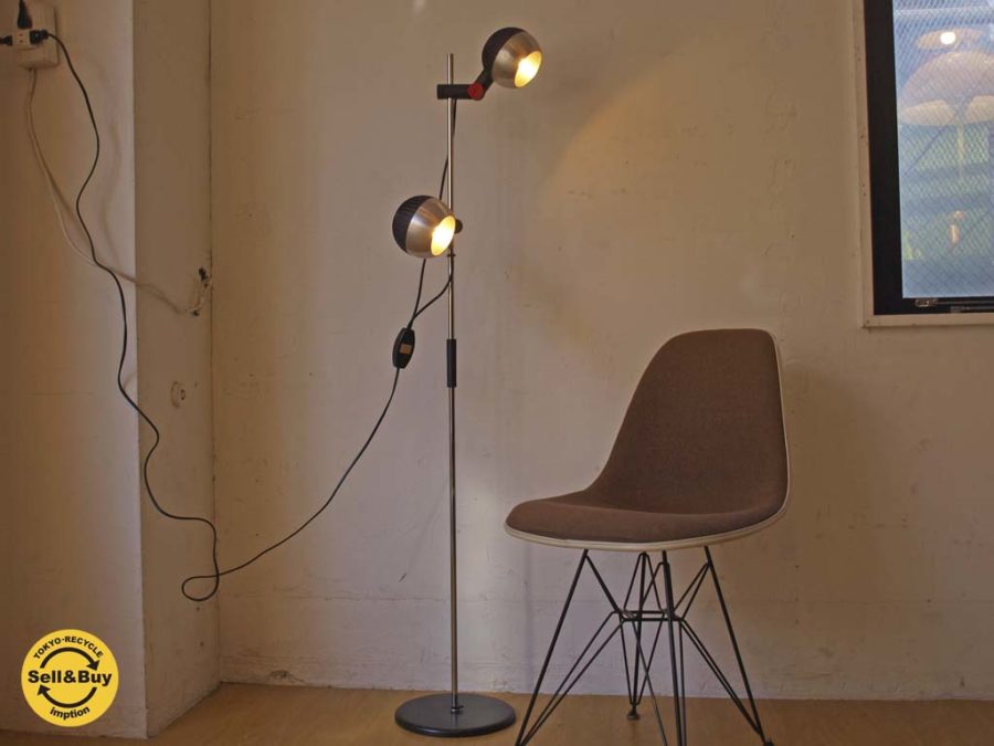 ロジェ・タロン Roger tallon ビンテージ フロアランプ Floor lamp 2灯 照明 スタンドライト フランス ～  機能的かつ当時の最新素材を駆使したインダストリアルデザイン | 家具を売るならTOKYO RECYCLE imption家具を売るならTOKYO  RECYCLE imption