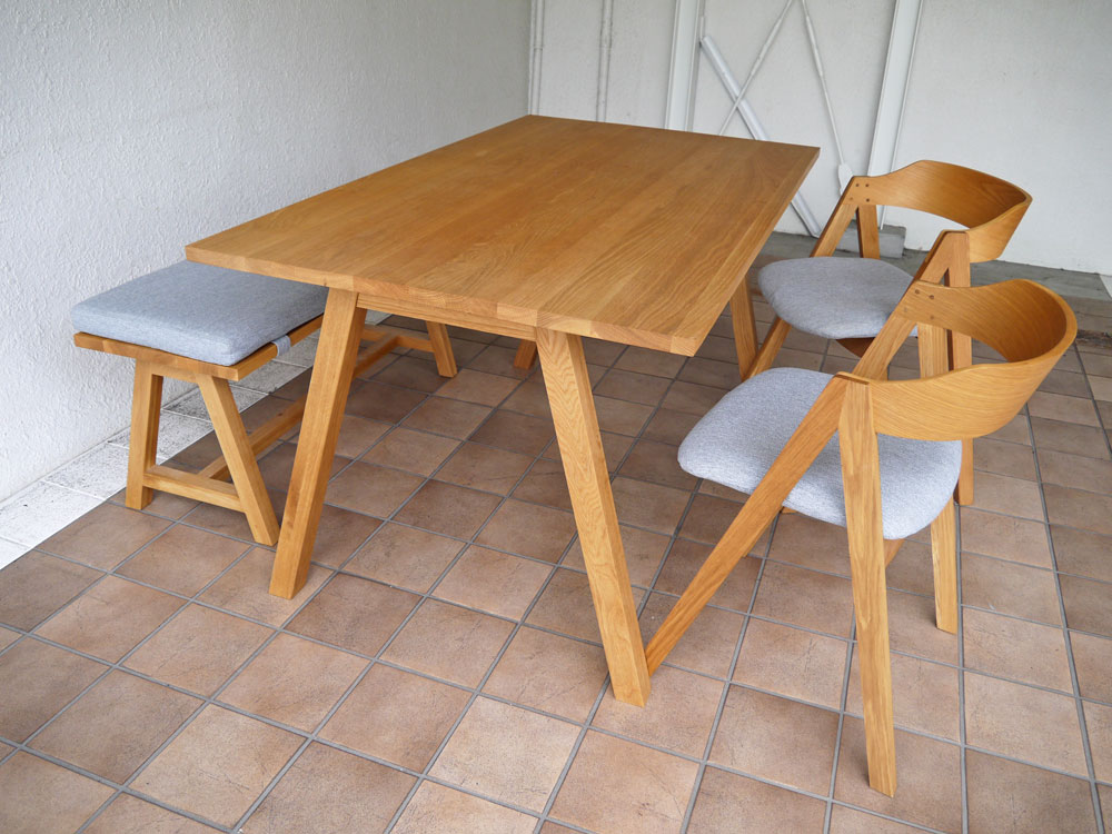 unico （中古品）ダイニングテーブル、椅子×2脚 - テーブル
