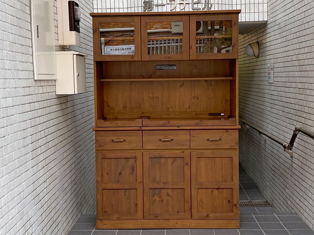ウニコ unico オトゥール AUTEUR キッチンボード カップボード 食器棚 パイン材 ～ヴィンテージ家具のような深みのある佇まい
