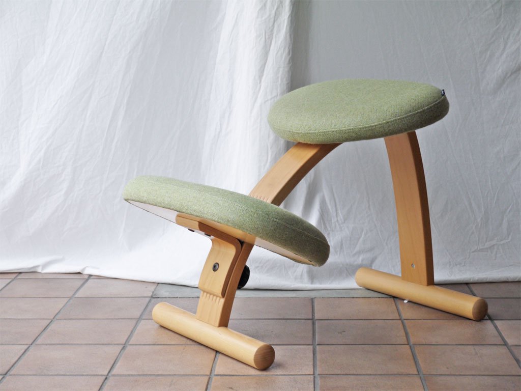 WEB限定デザイン RYBO リボ バランスチェア イージー 学習椅子 姿勢矯正 カバー付き 通販 