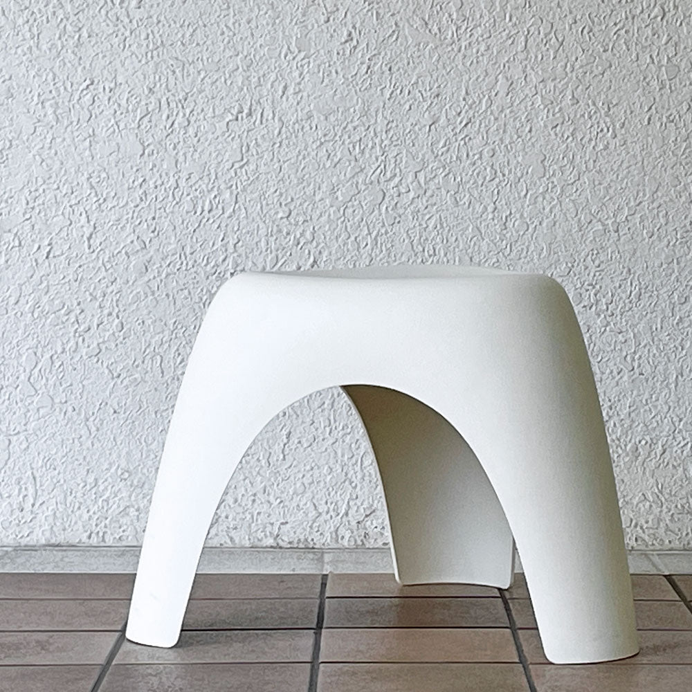 【用賀店】ヴィトラ Vitra エレファントスツール Elephant Stool ポリプロピレン ホワイト 柳宗理 ミッドセンチュリー 買取させていただきました。