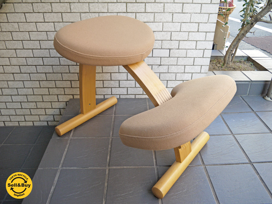 サカモトハウス SAKAMOTO HOUSE バランスイージーチェア Balans EASY ベージュ デスクチェア 学習椅子 旧 リボ Rybo社　中古品 買い取りしました！ 自由が丘店 出張買取もお任せください。