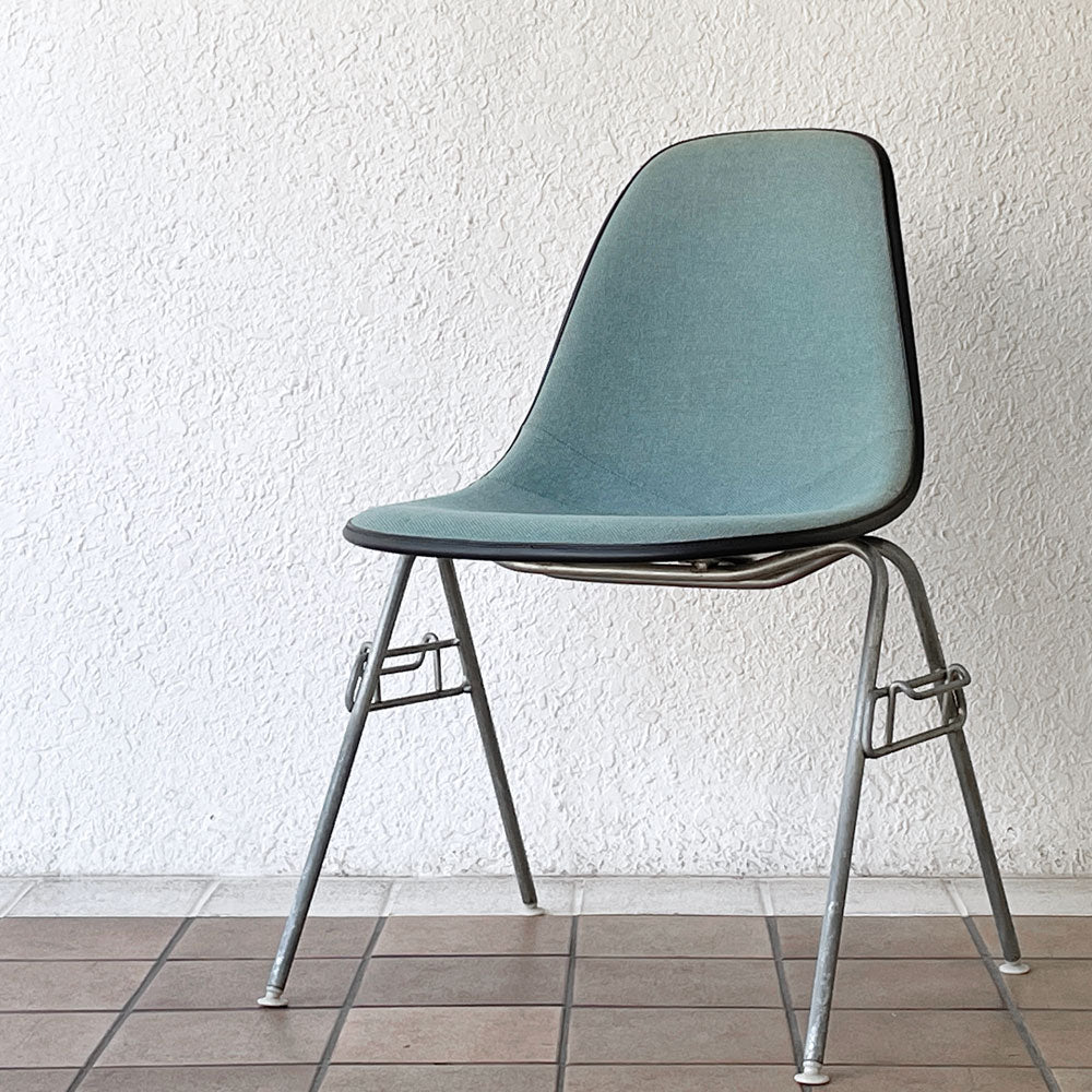  【用賀店】ハーマンミラー Herman Miller サイドシェルチェア セカンド 2nd FRP アプホルスター ファブリック スタッキングベース イームズ ビンテージ 買取させていただきました。