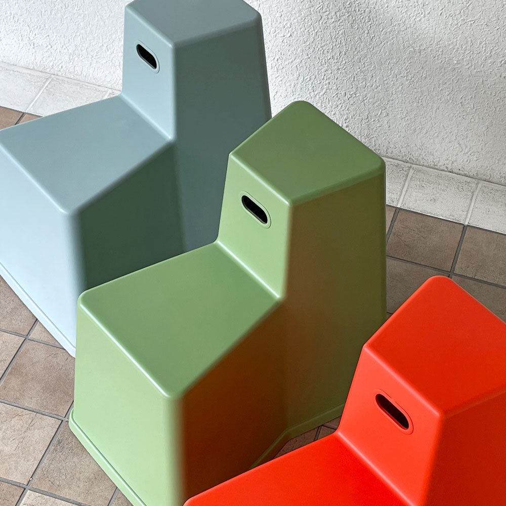 ヴィトラ vitra スツール ツール STOOL TOOL コンスタンチン・グルチッチ スタッキング スイス 定価48,400円～働き方を変える、移動可能な道具～