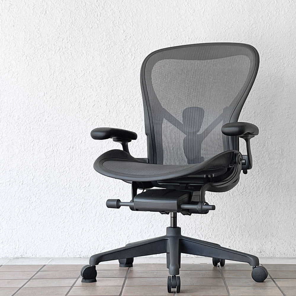  【用賀店】ハーマンミラー Herman Miller アーロンチェア リマスタード フル装備 Cサイズ グラファイトベース ポスチャーフィット 2024年製 買取させていただきました。