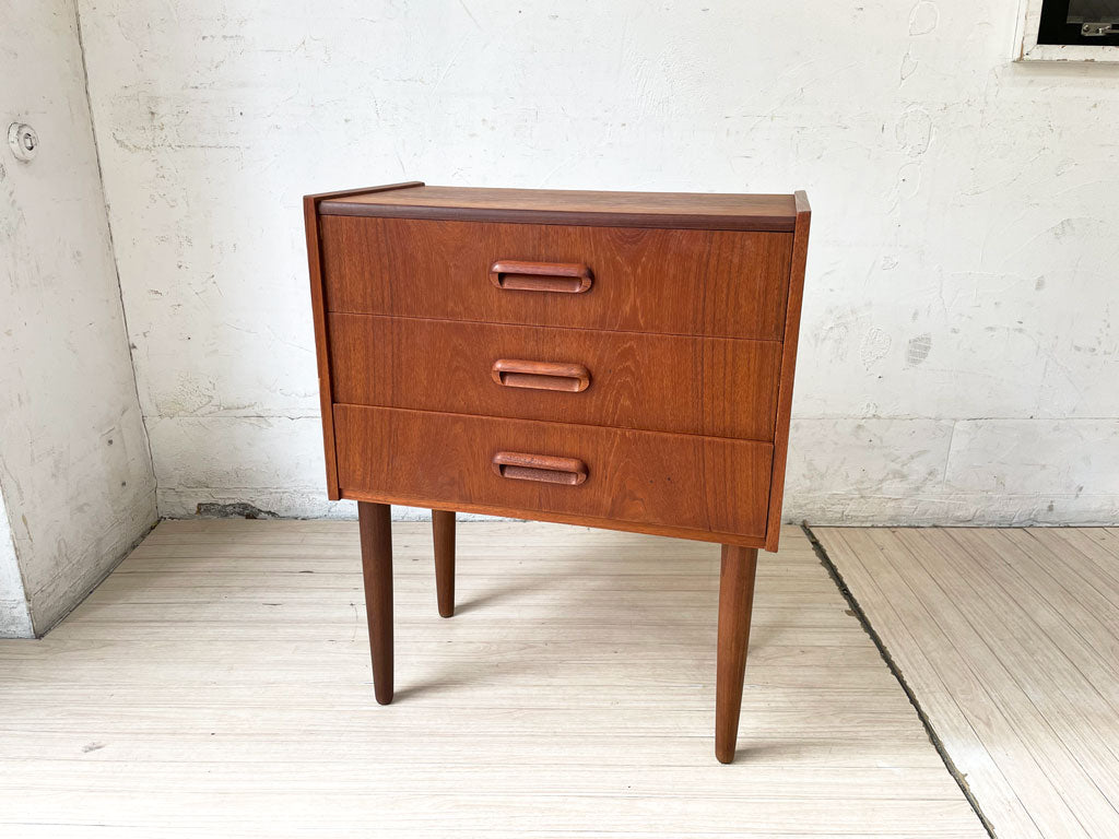 デンマークビンテージ Danish vintage サイドチェスト ナイトテーブル チーク材 抽斗3杯 北欧家具 デンマーク 中古品 買い取りしました。
