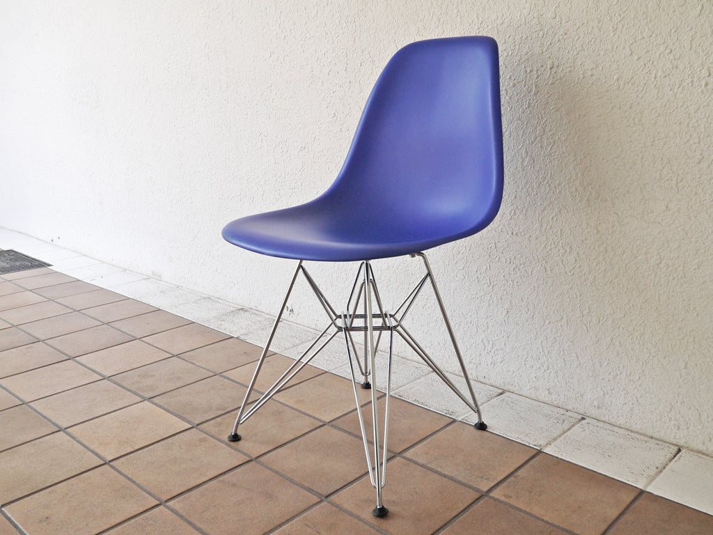 ヴィトラ vitra. サイドシェル チェア ダイニングチェア エッフェルベース ポリプロピレン ブルー C&R イームズ ミッドセンチュリー 中古品 買い取りしました。