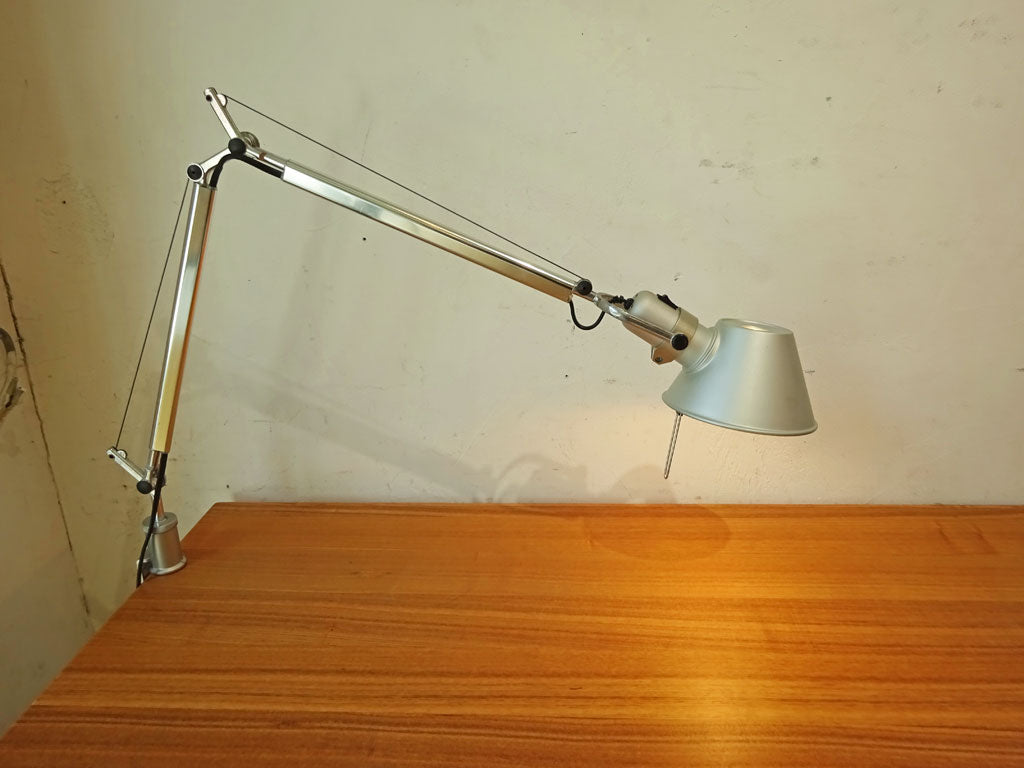 アルテミデ Artemide トロメオ モルセット TOLOMEO MORSETTO アームタスクライト デスクライト クランプ式 S2229S ヤマギワ ミケーレ・デ・ルッキ 中古品 買い取りしました。