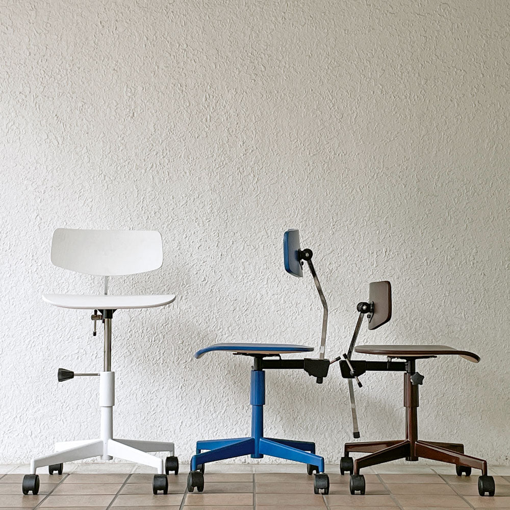  【用賀店】ラボファ Labofa デスクチェア オフィスチェア プライウッド ブラウン & ホワイト ダブルホイール 高さ調整可 デンマーク製 北欧家具 計2脚 買取させていただきました。