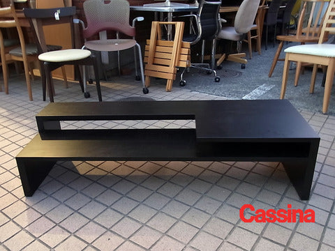 モダンデザインで機能的なAVボード　 East by Eastwestシリーズ～カッシーナixc WHARF ワーフ リビングテーブル AVボード【買取と販売とレンタルのお店】