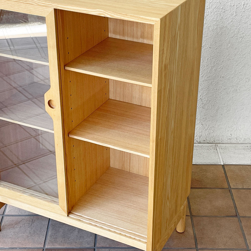 カンディハウス CONDE HOUSE タモ材 キャビネット 食器棚 飾り棚 引き戸 スライド扉 W72cm ナチュラルモダン 国産家具 ～飽きさせない程良いスパイス～