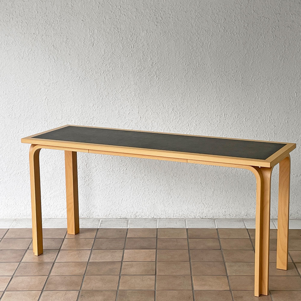  【用賀店】マグナスオルセン Magnus Olesen リノリウム天板 ダイニングテーブル ワークテーブル デスク ビーチ材 プライウッド リノリウムトップ R・ティエセン ＆ J・ソーレンセン デンマーク 北欧家具 W150 x D50cm 買取させていただきました。