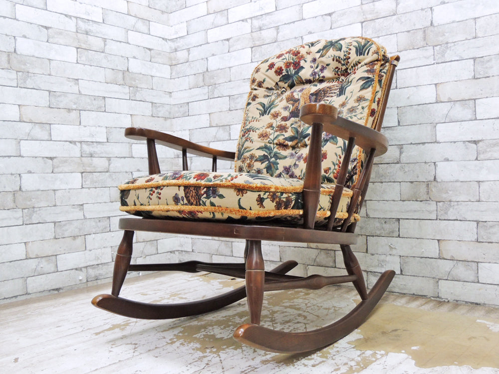 飛騨産業 HIDA キツツキマーク ロッキングチェア 1人掛けソファ オットマン付き クラシカル カントリー 中古品 買い取りしました。