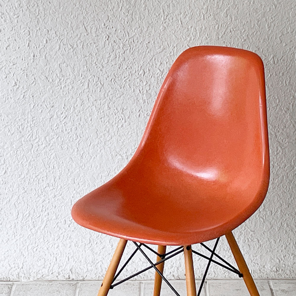 ハーマンミラー Herman Miller サイドシェルチェア セカンド 2nd FRP オレンジ ダウェルベース イームズ ビンテージ ミッドセンチュリー　～暖かい、椅子～