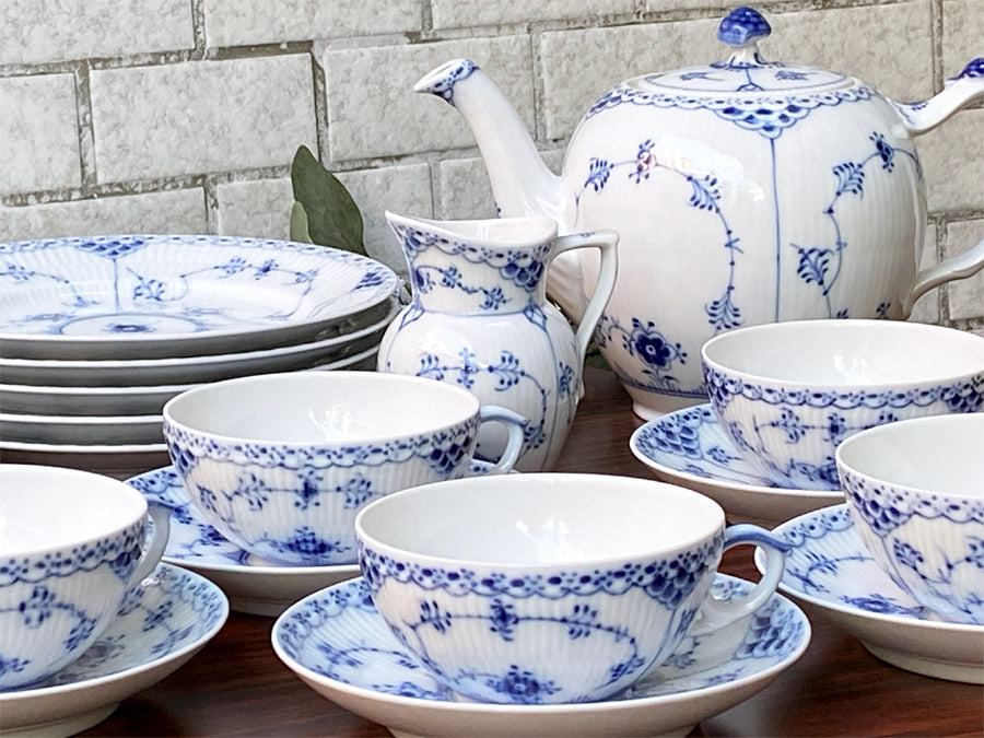 ロイヤルコペンハーゲン ROYAL COPENHAGEN ブルーフルーテッド ハーフレース ティーポット カップ＆ソーサー クリーマー プレート 中古品 買い取りしました。