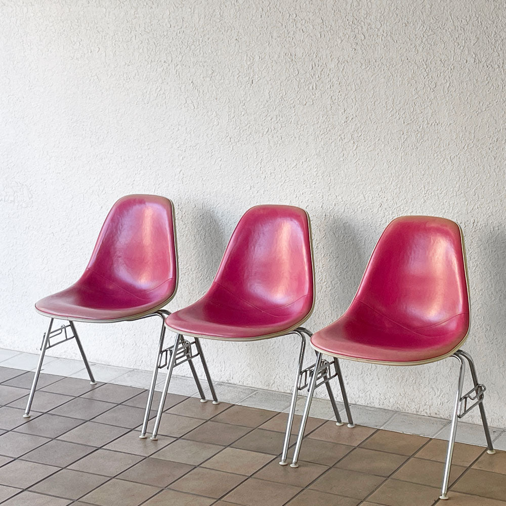  【用賀店】ハーマンミラー Herman Miller サイドシェルチェア サード 3rd ビンテージ PVCレザー FRP製 スタッキングベース イームズ 3脚 買取させていただきました。