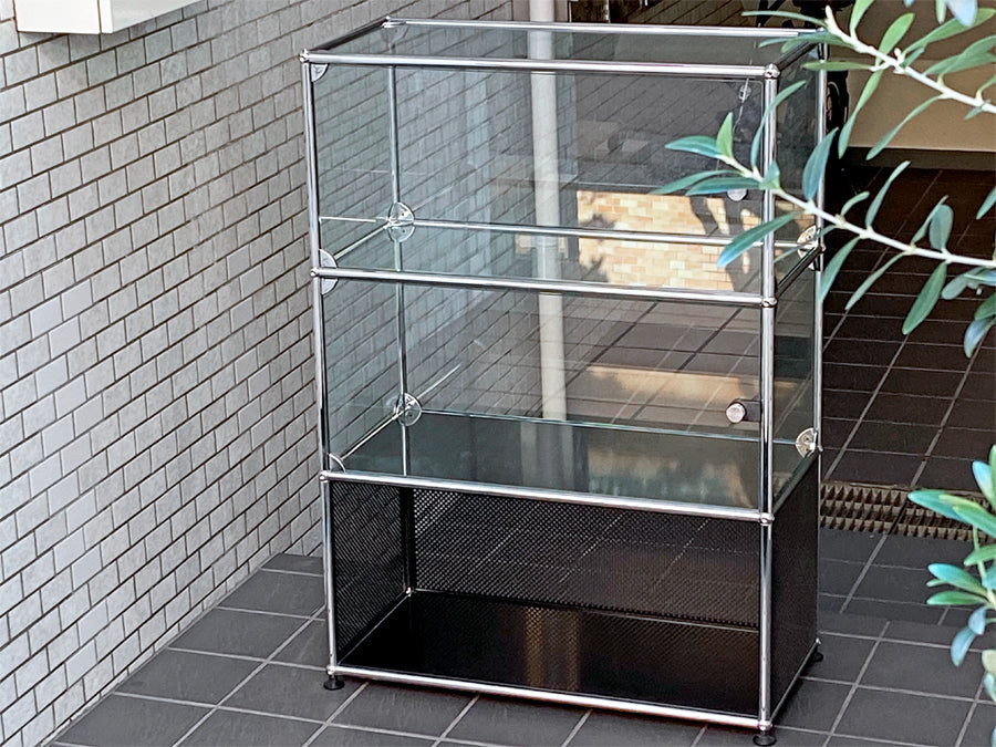 ユーエスエムハラー USM Haller モジュラーファニチャー Modular Furniture ハラーシステム ガラスキャビネット 3段 ガラスパネル パンチングパネル ～使い継ぐ家具～