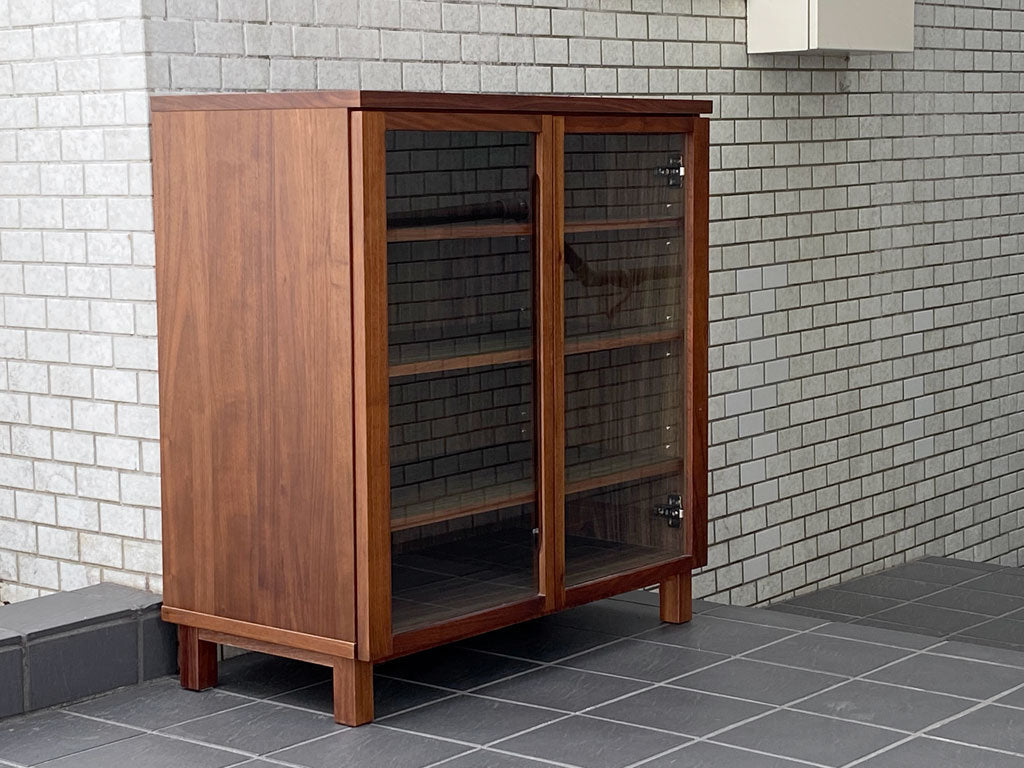 無印良品 MUJI ウォールナット材 ガラス扉 キャビネット 木製収納 シンプルモダン 中古品 買い取りしました。