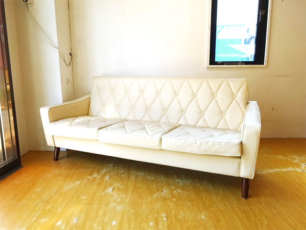 カリモク60 Karimoku ロビーチェア 3シーター ソファ スタンダードアイボリー Standerd ivory ミッドセンチュリー 中古品 買い取りしました。