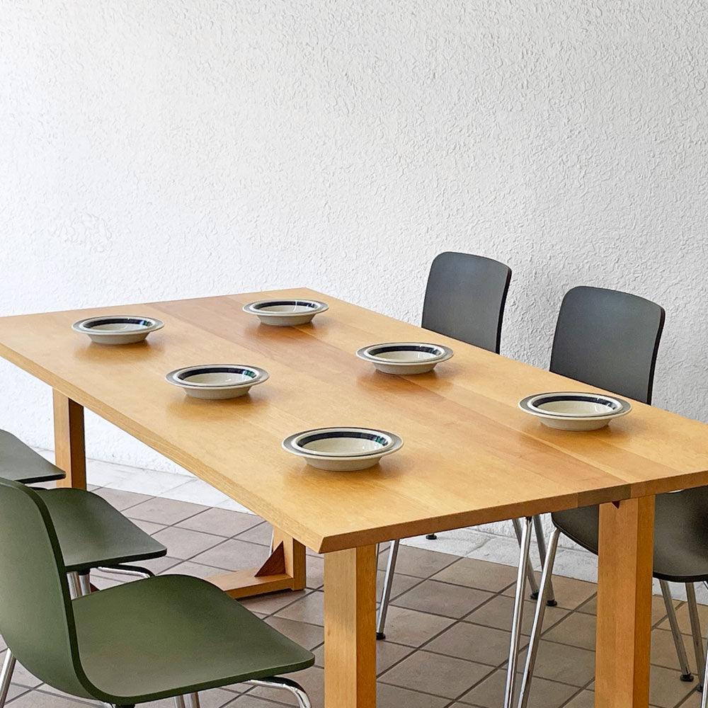 日進木工 NISSIN カーヴ ホワイトウッドシリーズ CARVE WHITE WOOD ダイニングテーブル オーク x ブラックウォールナット 無垢材 W180cm ナチュラルモダン 国産家具　～その歴史が、今確かにここにある。～