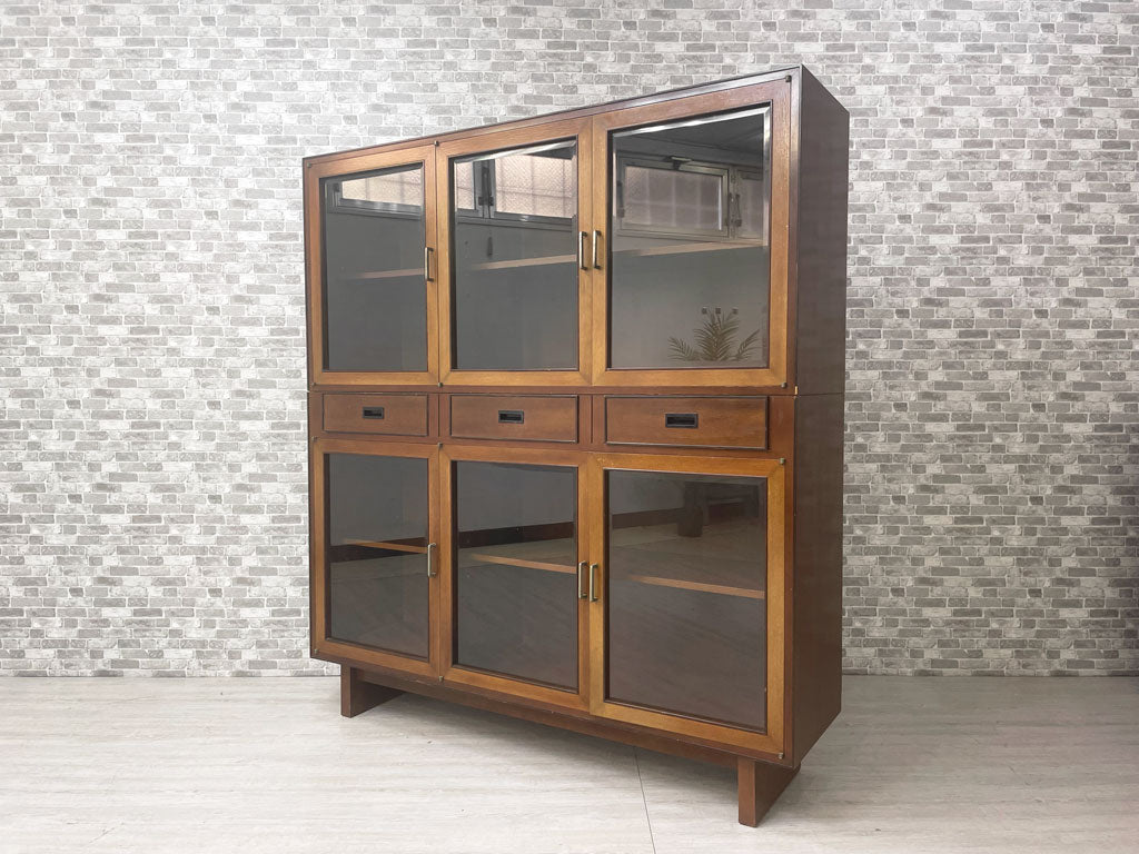 ジャパンビンテージ Japan Vintage ガラスキャビネット 飾り棚 キャビネット 棚 中古品 買い取りしました。