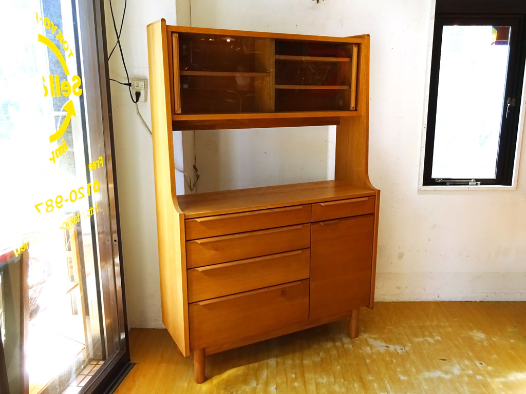 サラ SALA サーラ ダイニングボード キッチンボード 食器棚 オーク無垢材 楢材 中央オープン 北欧デザイン 定価16万 中古品 買い取りしました。