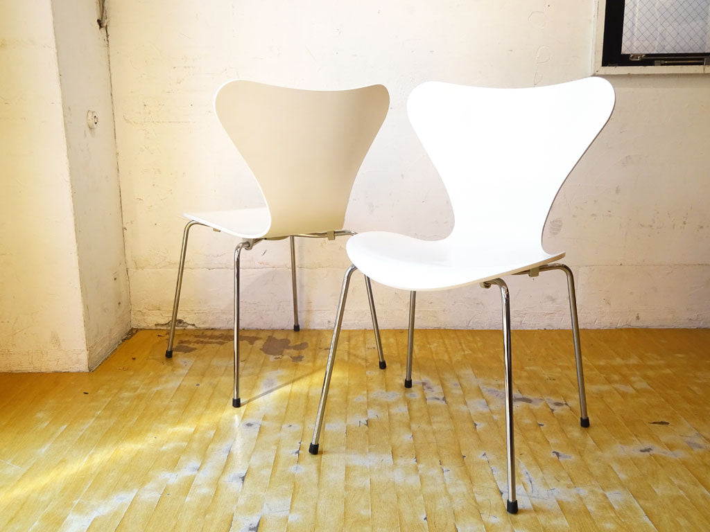 フリッツハンセン Fritz Hansen セブンチェア アルネ・ヤコブセン デンマーク ～ ディテールが清廉なホワイトラッカー