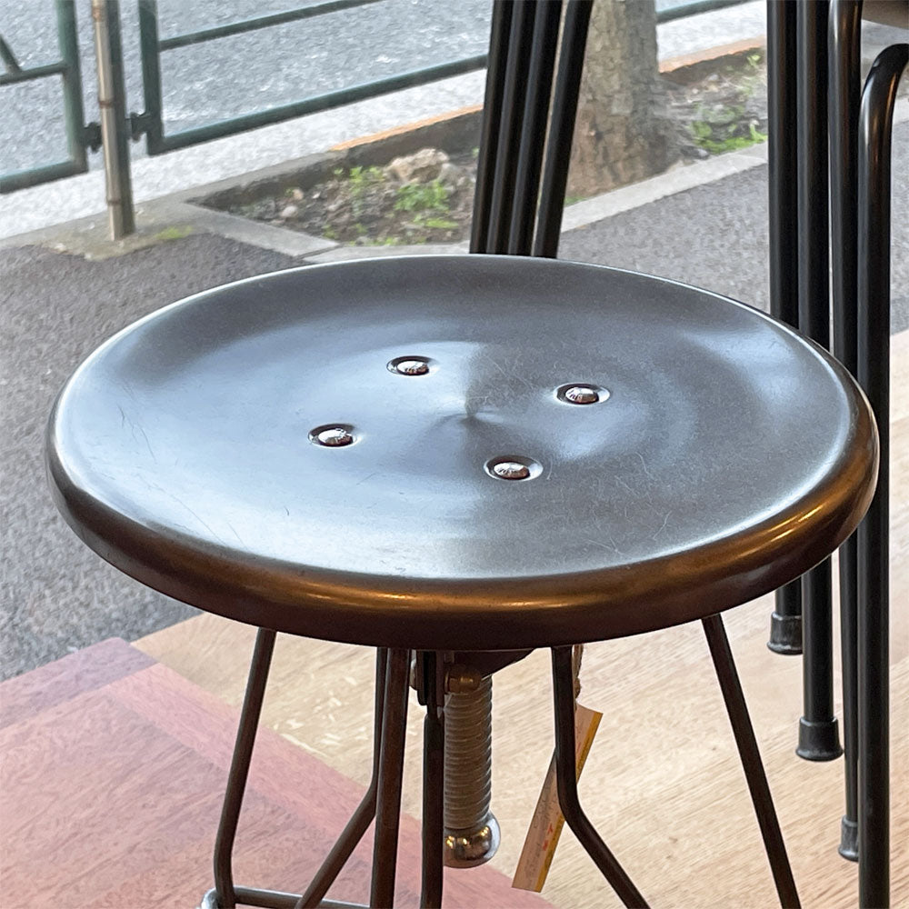 用賀店 今月の店内紹介　～今年もめぐる、新しい風