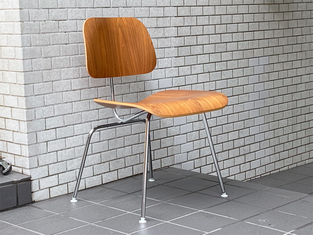 ハーマンミラー Herman Miller プライウッドダイニングチェア DCM ウォールナット メタルレッグ イームズ ミッドセンチュリー 中古品 買い取りしました。