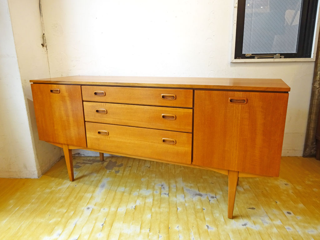 ネイサンファニチャー NATHAN Furniture チーク材 サイドボード キャビネット W152 UKビンテージ 英国 下北沢店 中古品 買い取りしました。