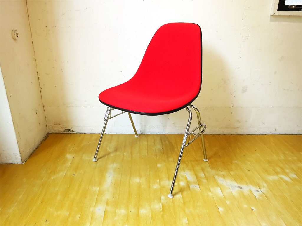 ハーマンミラー Herman Miller ビンテージ サイドシェルチェア スタッキングベース DSS ナローマウント ジラルド生地 レッド & ブラック MFS 中古品 買い取りしました。