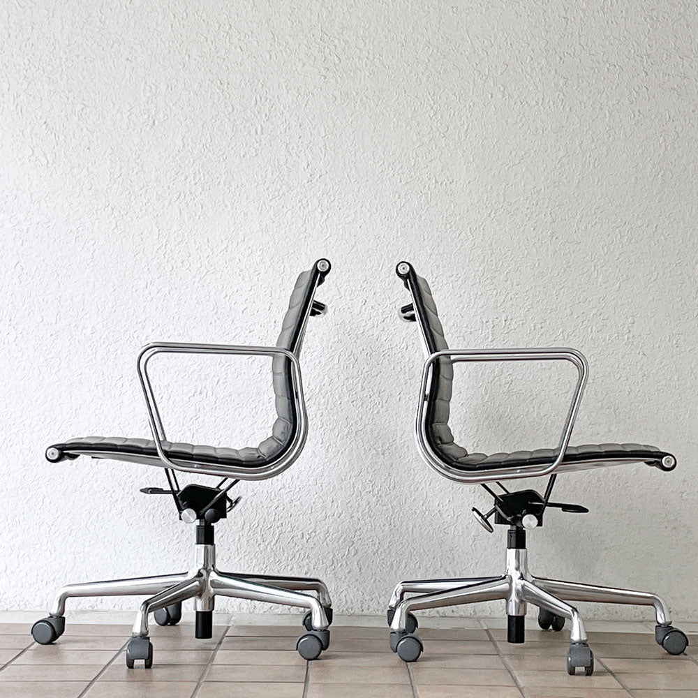  【用賀店】ハーマンミラー Herman Miller アルミナムグループチェア マネージメントチェア アルミバフベース ガス圧昇降仕様 5本脚キャスタータイプ 本革 イームズ A&B 2脚 買取させていただきました。