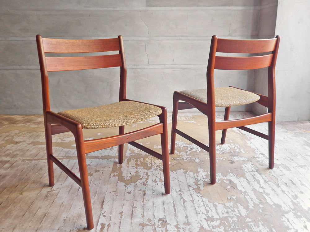 北欧 ビンテージ Scandinavian Vintage ダイニングチェア チーク材 × ファブリック 北欧家具 2脚 中古品 買い取りしました。
