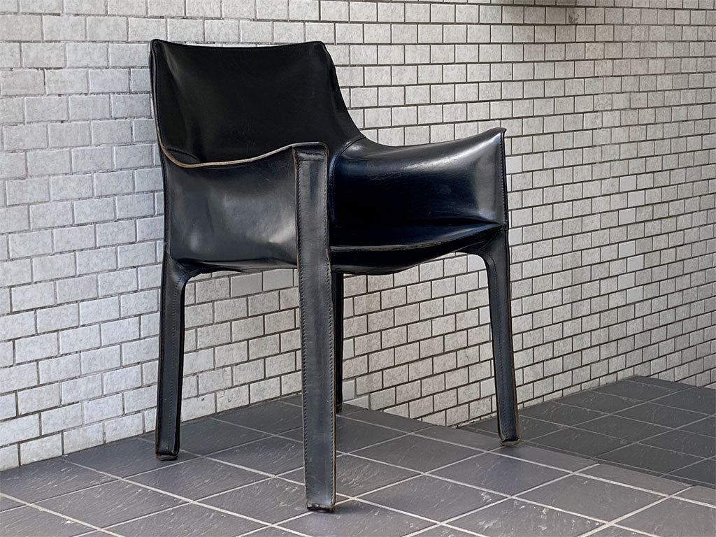 カッシーナ Cassina キャブ アームチェア 413 CAB 本革 ブラック マリオ・ベリーニ イタリア製 モダン MoMA 中古品 買い取りしました。