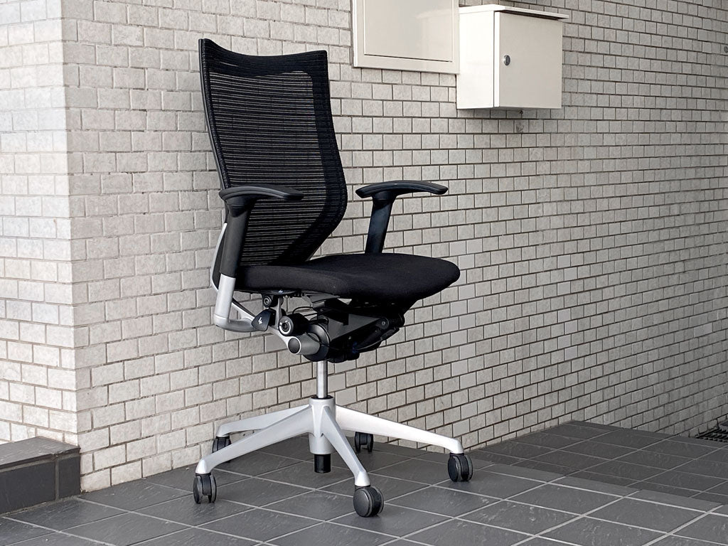 オカムラ okamura バロンチェア Baron Chair デスクチェア アジャストアーム メッシュ×ウレタン ブラック ジョルジェット・ジウジアーロ グッドデザイン 中古品 買い取りしました。